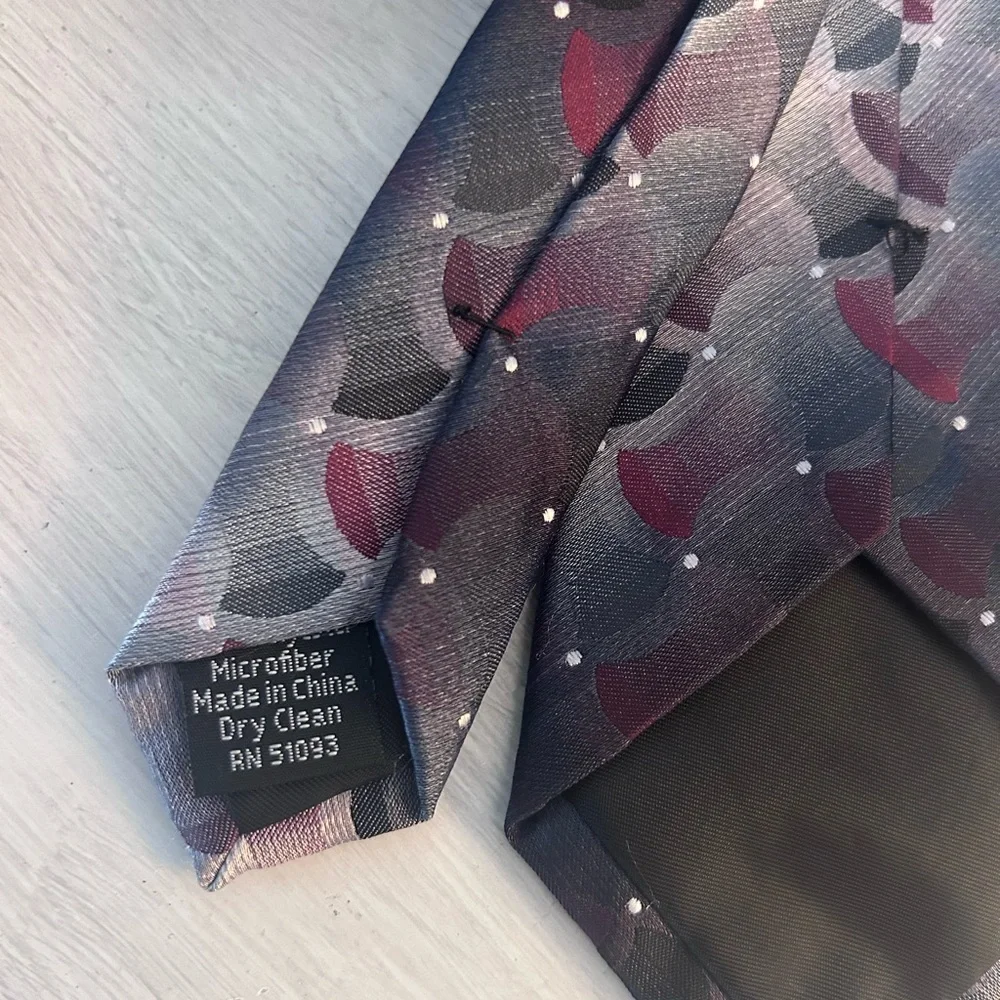 Van Heusen Tie Black/Gray/Burgundy NWOT‎